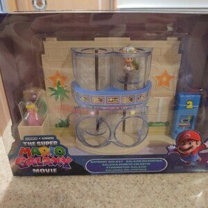 Super Mario Galaxy Movie – Gateway Galaxy Diorama Playset Peach & Captain Toad